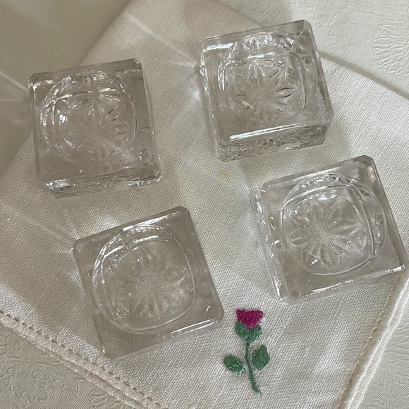 Six Antiquarian Pressed Glass Salt Cellars for Individual Use - Picture 2 of 5